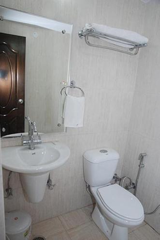 Hotel Crown Royale Déhrádún Pokoj fotografie